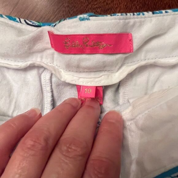 EUC Lilly Pulitzer Knit Callahan Shorts in Turquoise Oasis Outta Line Size 10 - Picture 3 of 3
